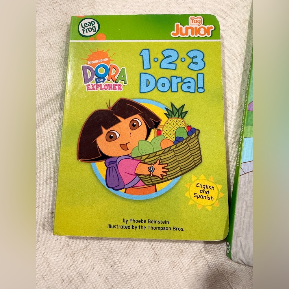 Leap Frog Tag Nickelodeon Dora Green and Yellow Counting Board Book